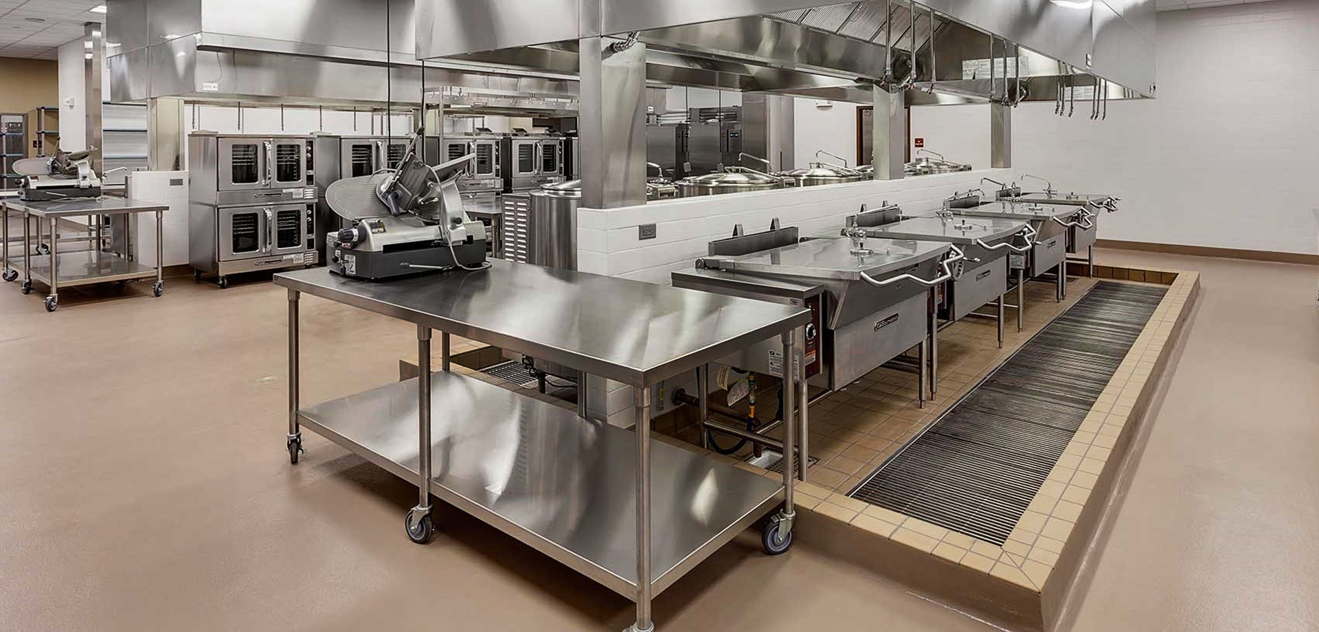 定制廚房設(shè)備、食堂廚房工程、酒店廚房設(shè)備、商用廚房設(shè)備、廚房設(shè)備、廚房工程設(shè)計(jì)、廚具廠(chǎng)家